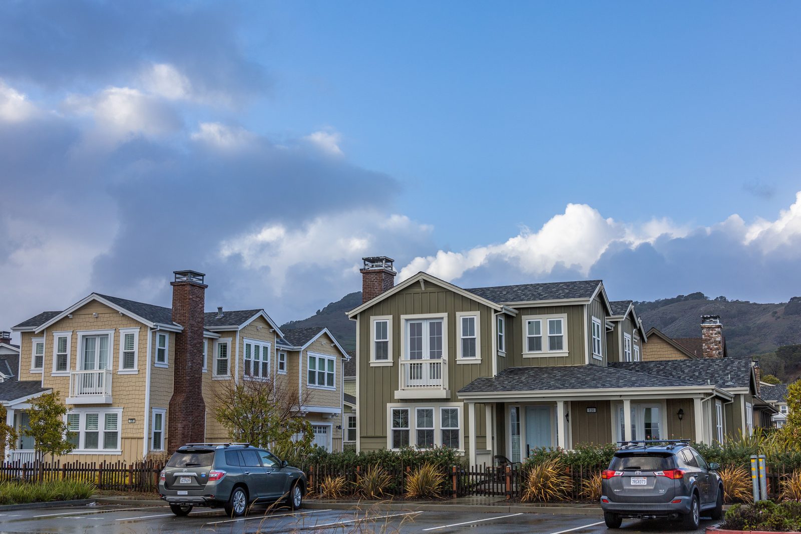 Residential street captured by DrivePOV